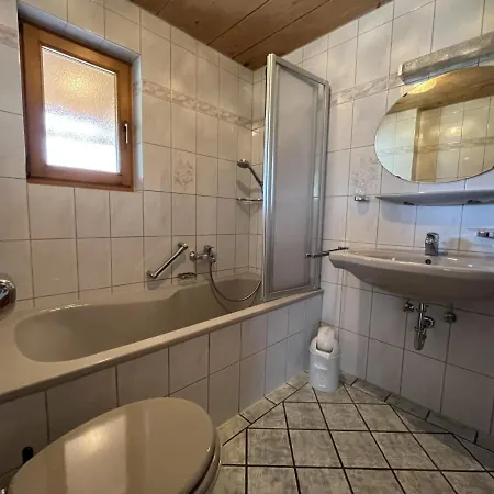 Haus Bergbluemle アパート オーベルストドルフ